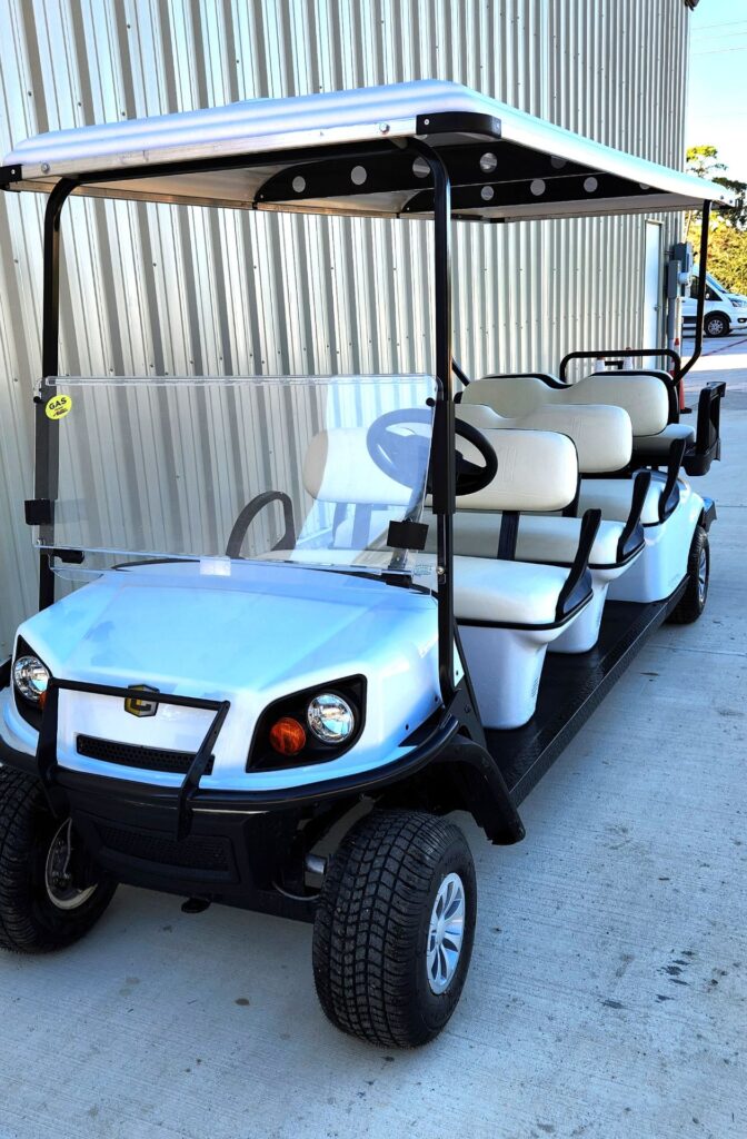 2025 Cushman Shuttle 8 EFI Gas Bright White image