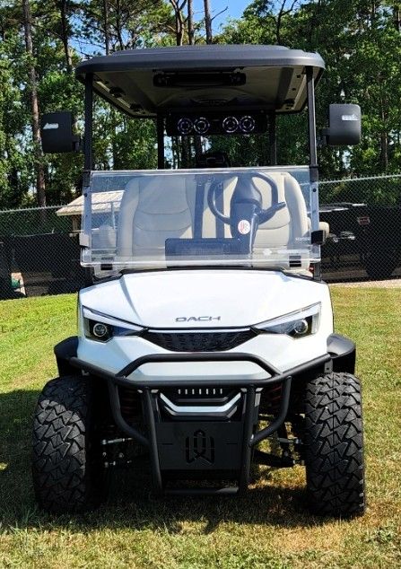 2025 DACH Vehicles Apollo White image